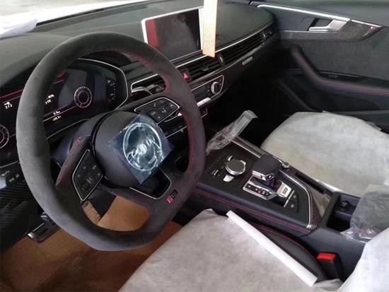 奥迪全新一代RS 4 Avant登陆国内港口 预售价91万元