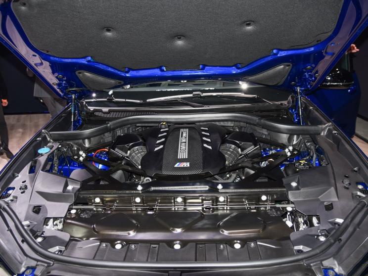 搭载4.4T V8发动机 全新宝马X5 M预售150-160万元