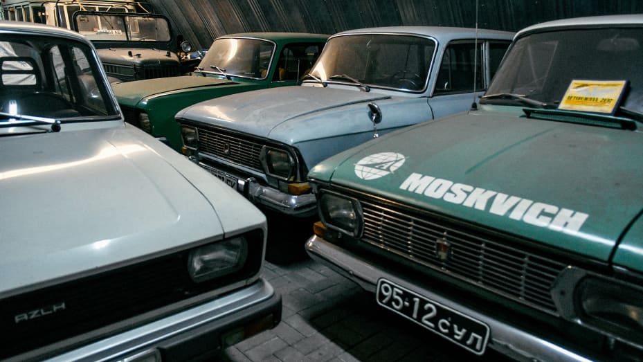 莫斯科维奇汽车的重新启动正值俄罗斯努力实现自给自足的经济之际，因为该国的财政继续受到制裁和入侵乌克兰的其他后果的窒息。